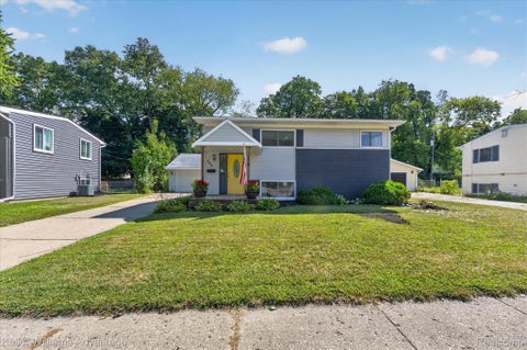Tiny photo for 942 Panorama Drive, Milford Village, MI 48381 (MLS # 20261068098)