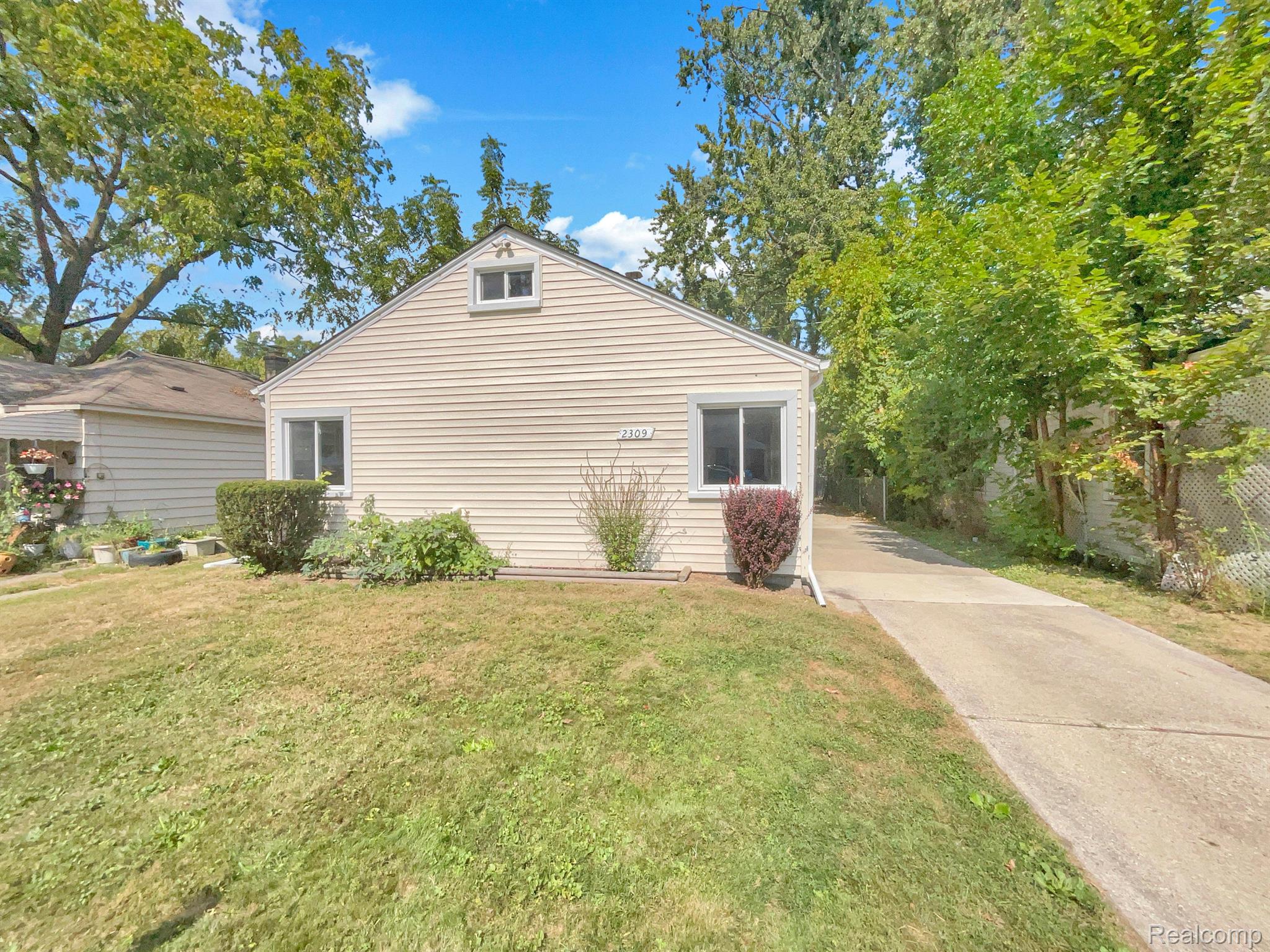 2309 DALLAS Avenue