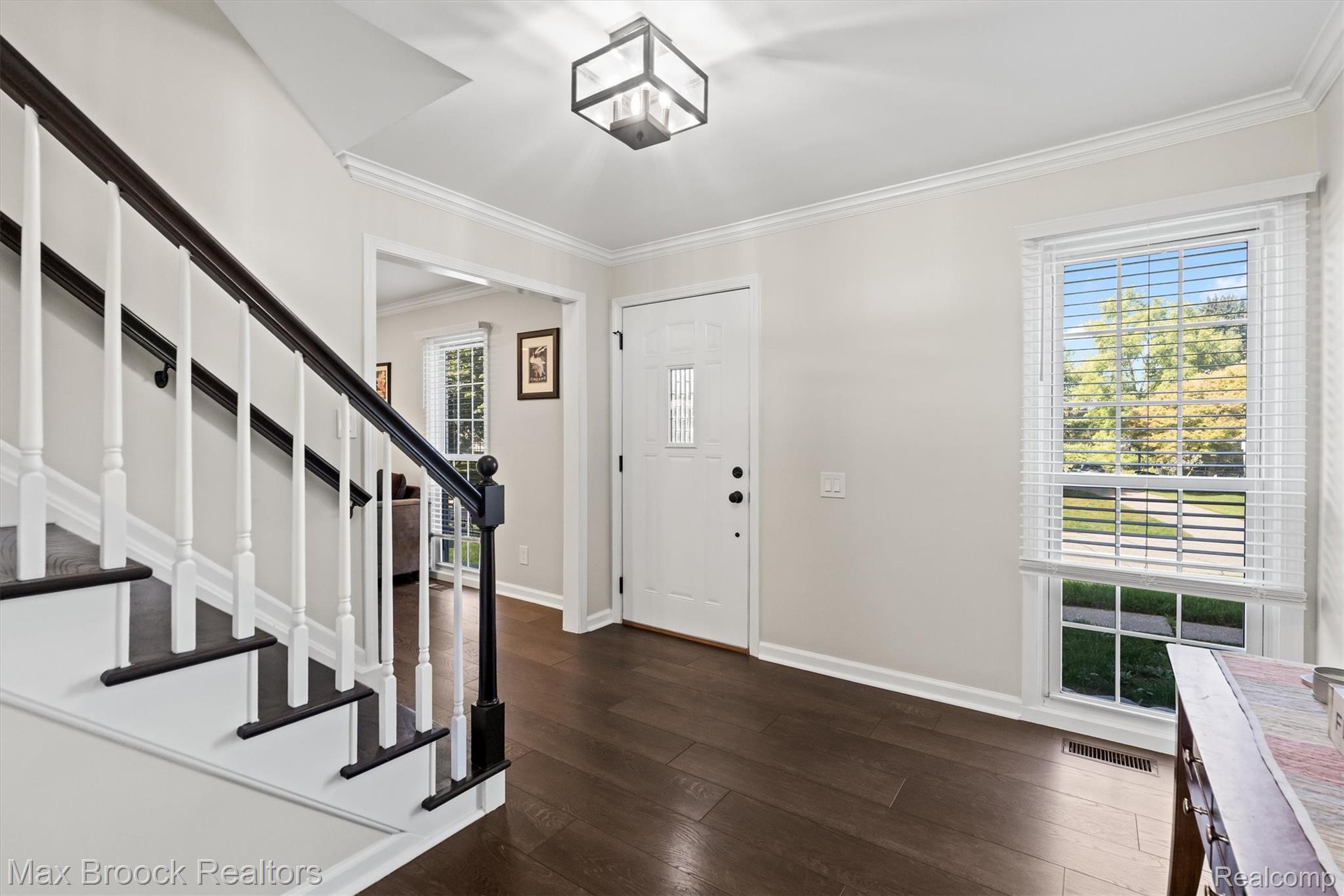 4467 Apple Valley Lane