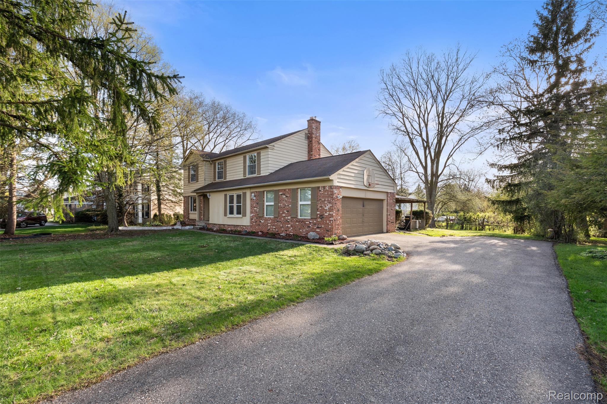 5686 Stratford Drive