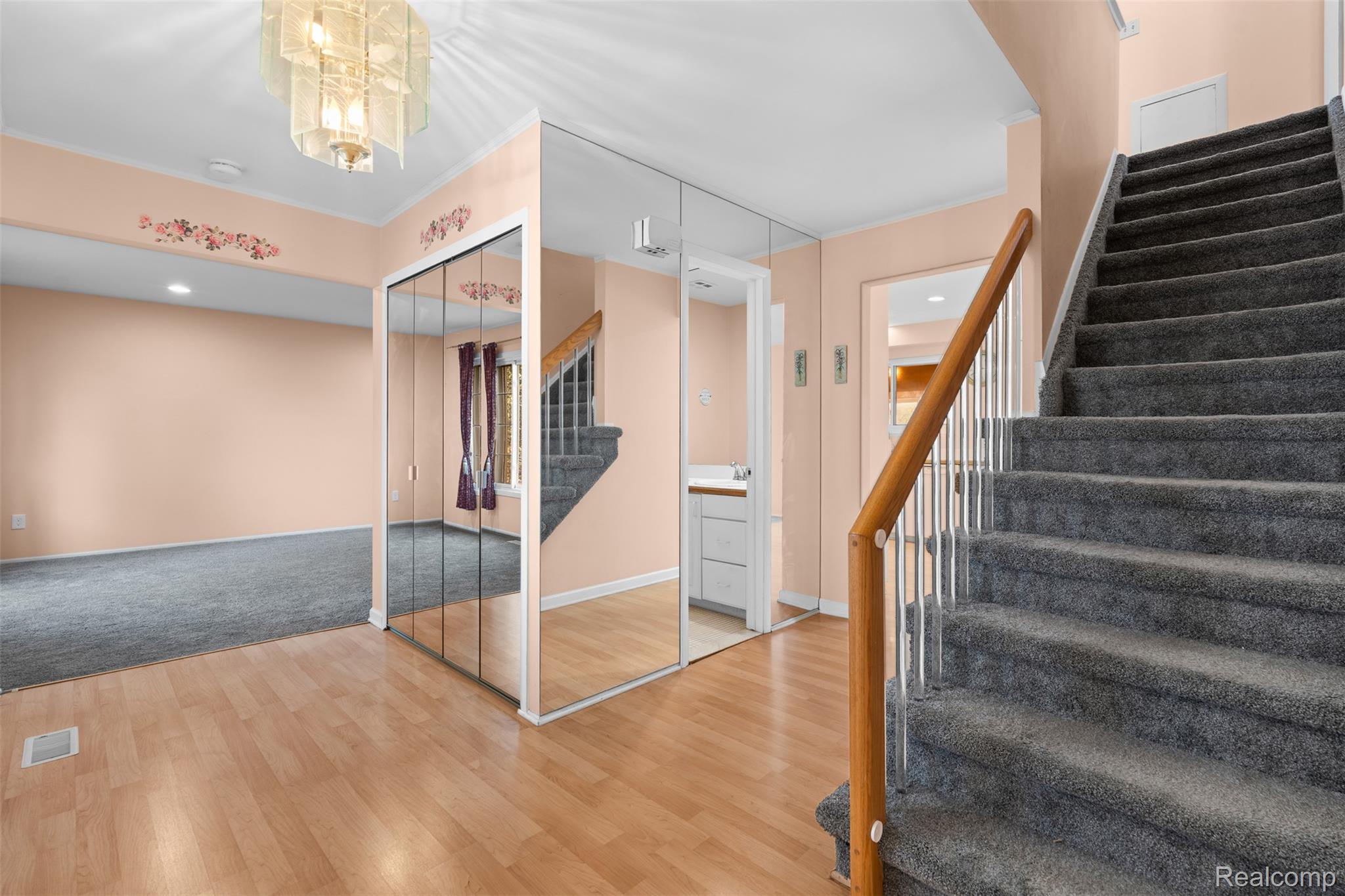 5686 Stratford Drive