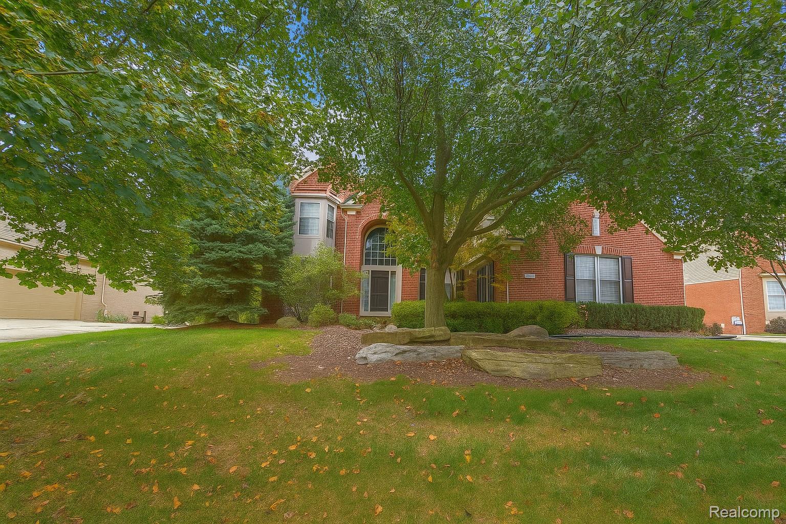 5401 Creekmonte Drive