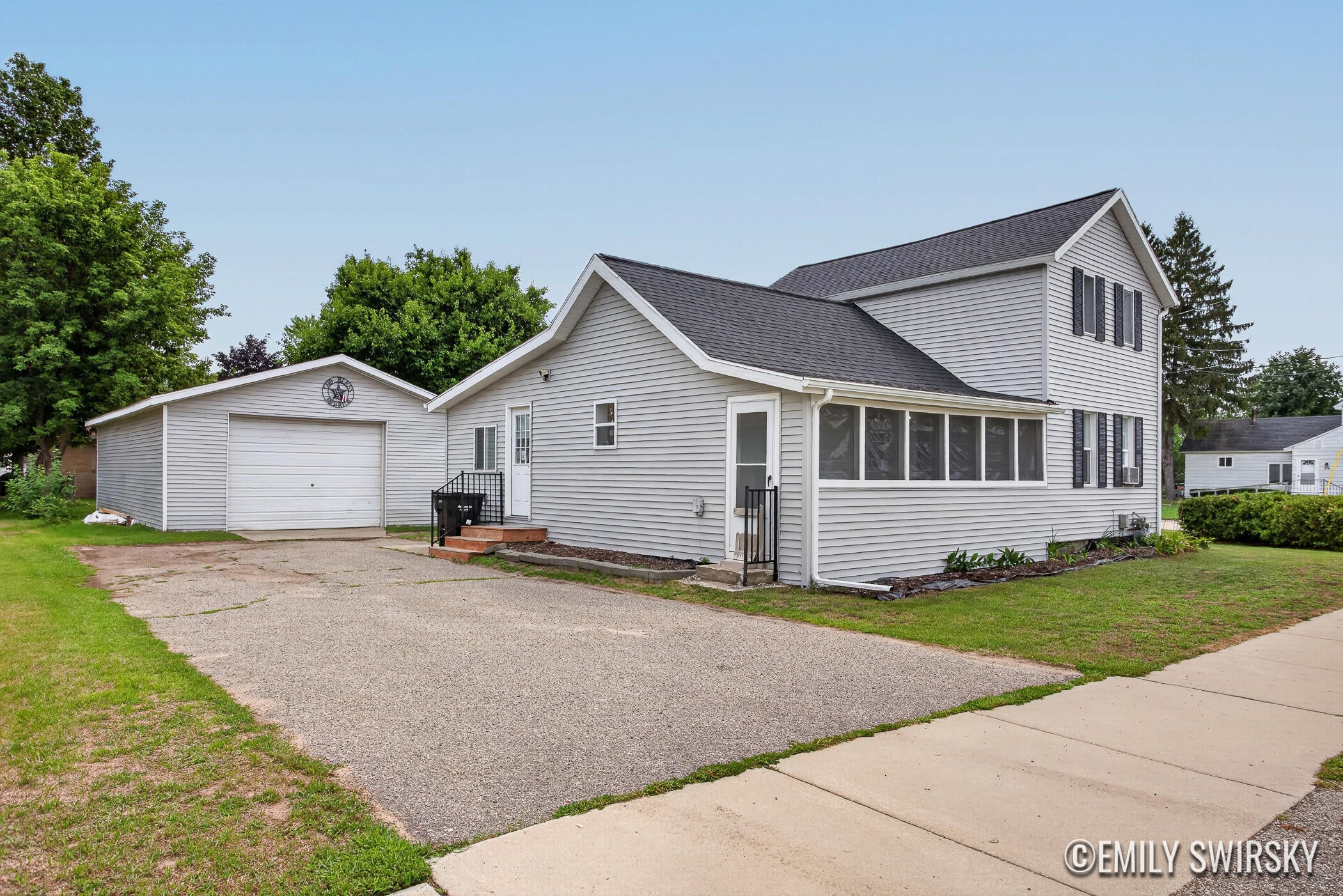 292 W Muskegon Street
