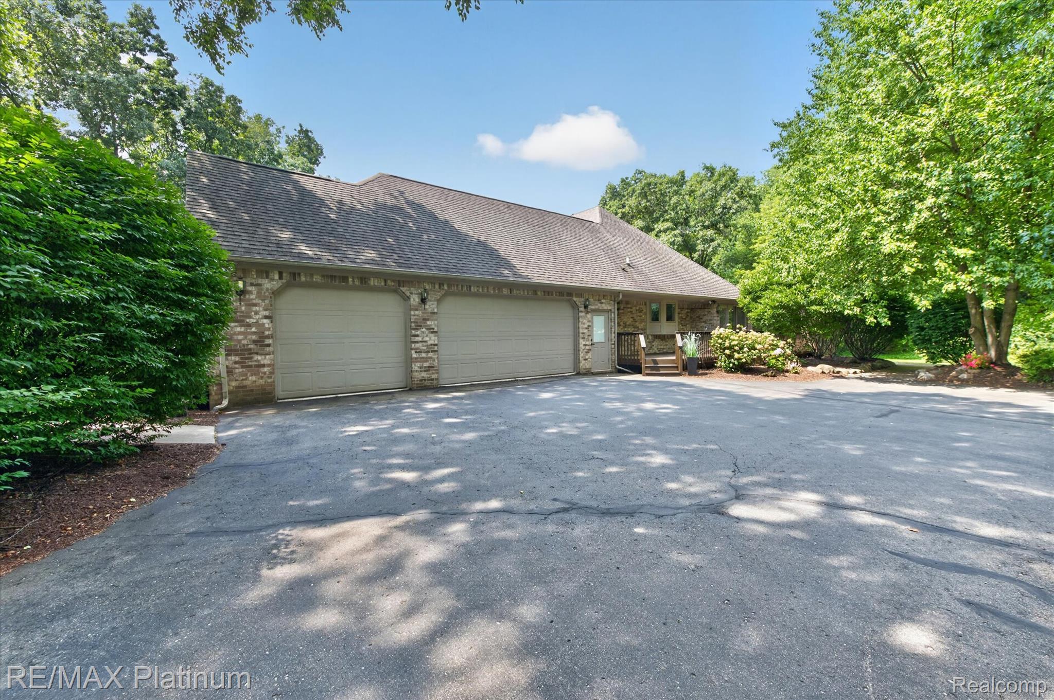 5264 Pinewood Drive