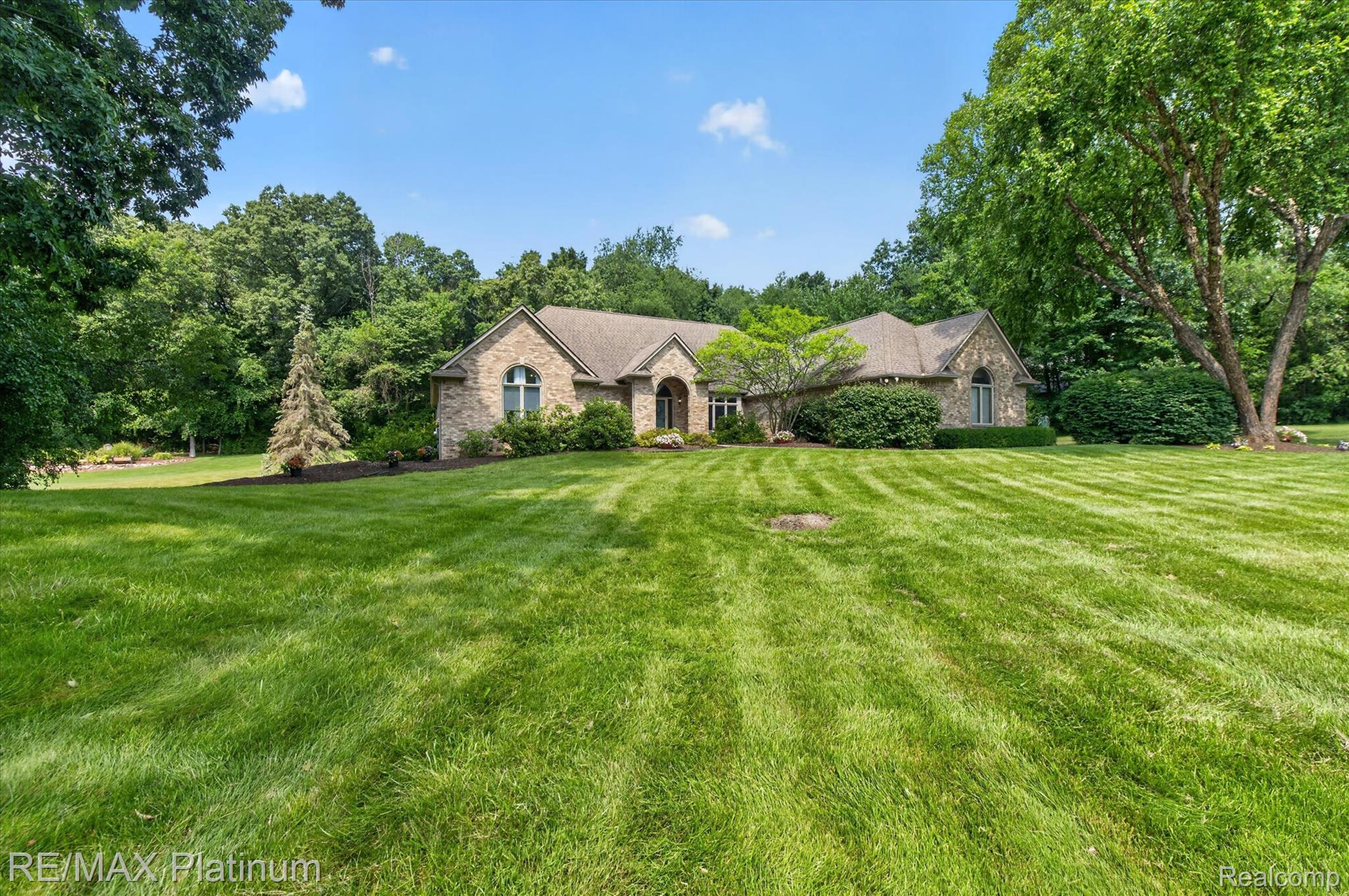 5264 Pinewood Drive