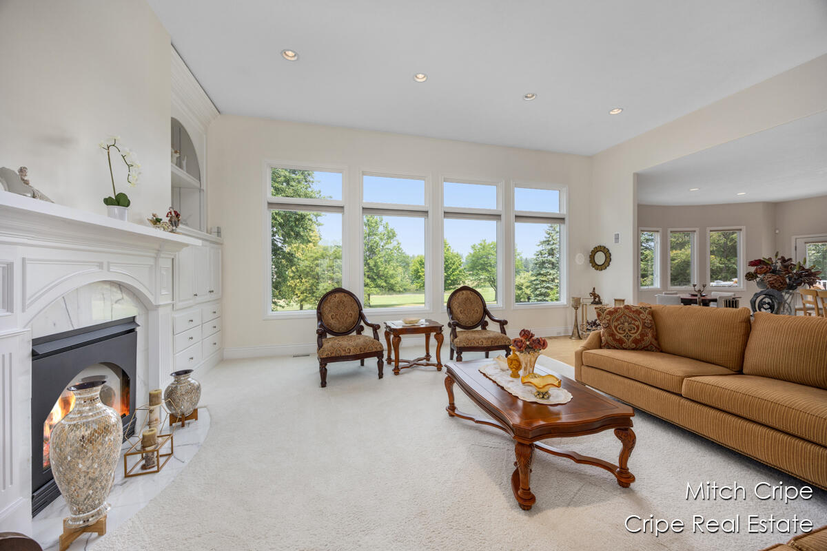 1527 Fairwood Court SE