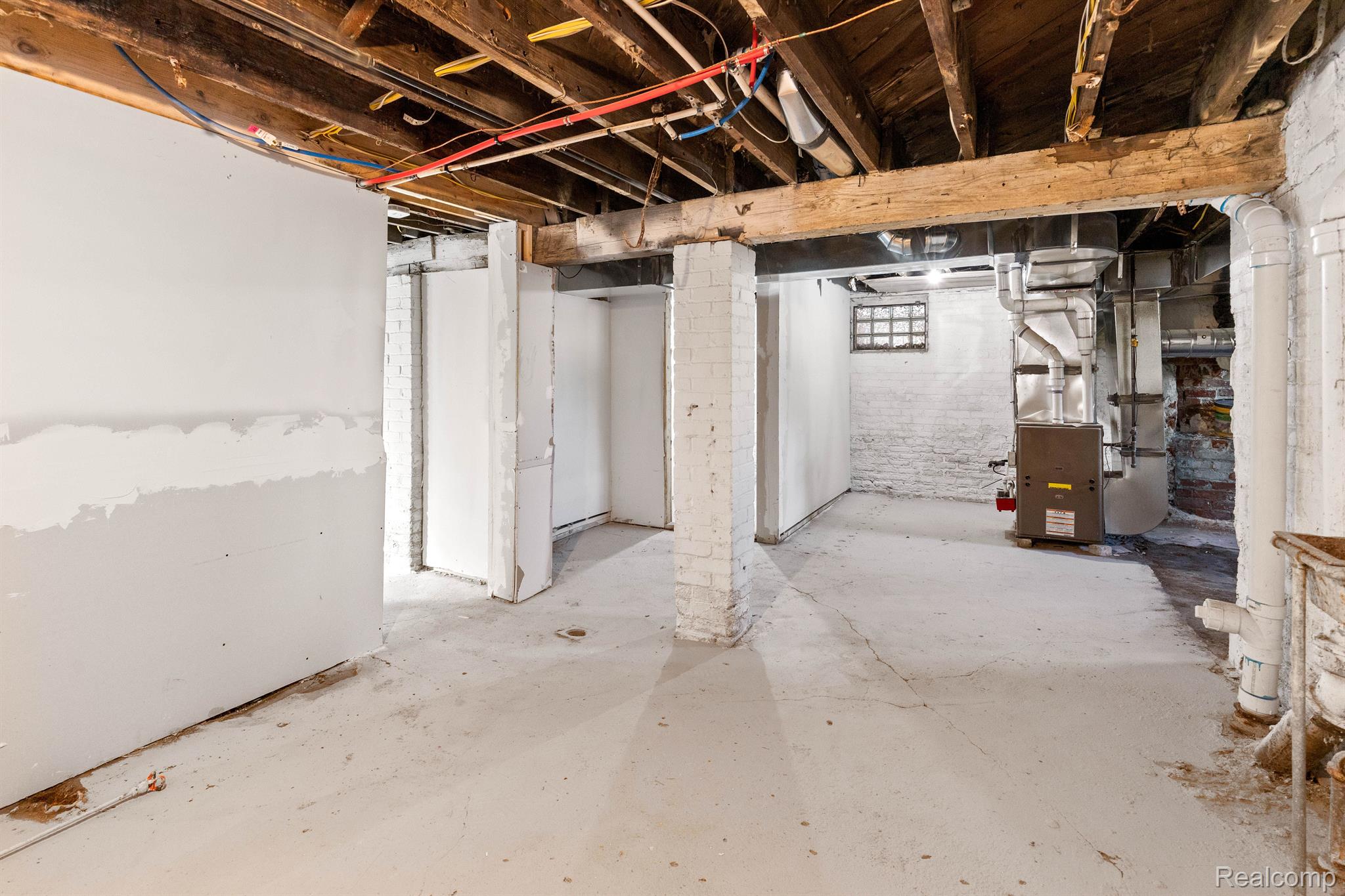 Detroit City, Michigan 48206, United States, 5 Bedrooms Bedrooms, ,4 BathroomsBathrooms,Residential,Active,188624