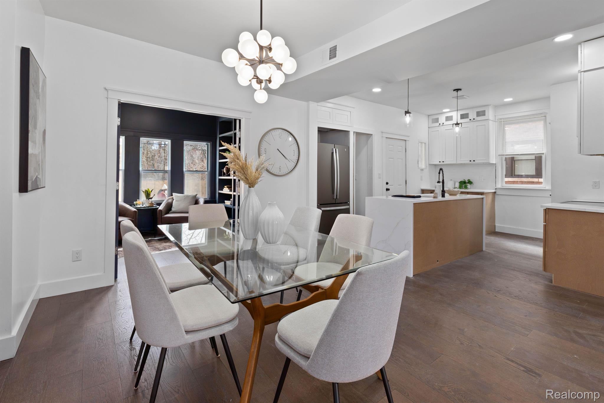 Detroit City, Michigan 48206, United States, 5 Bedrooms Bedrooms, ,4 BathroomsBathrooms,Residential,Active,188624