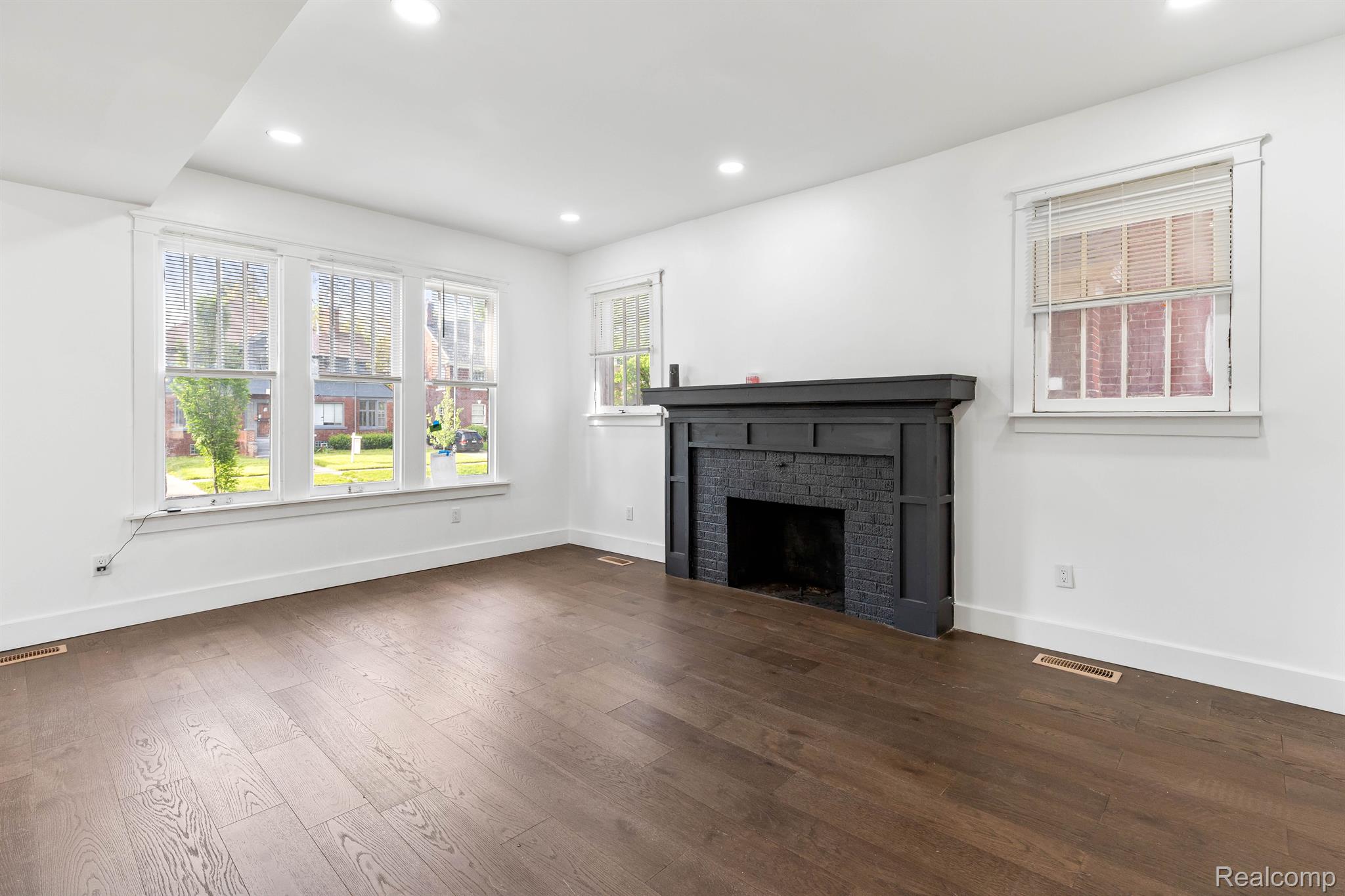 1651 Edison St