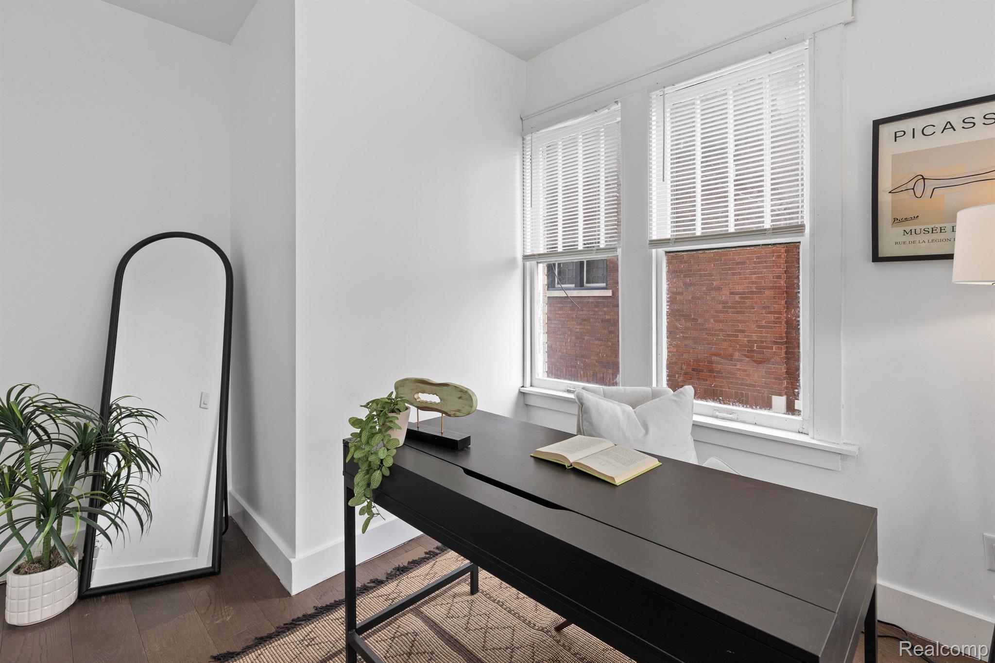 Detroit City, Michigan 48206, United States, 5 Bedrooms Bedrooms, ,4 BathroomsBathrooms,Residential,Active,188624