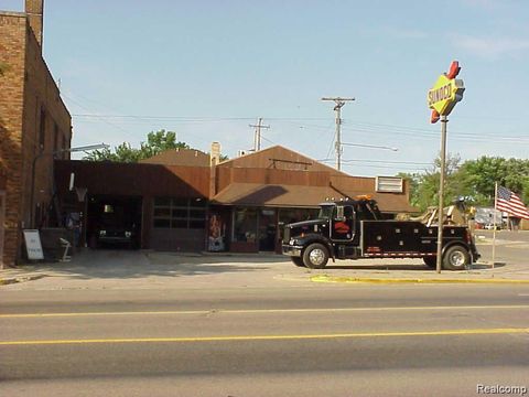 303 E Grand River Road Howell City MI 48843