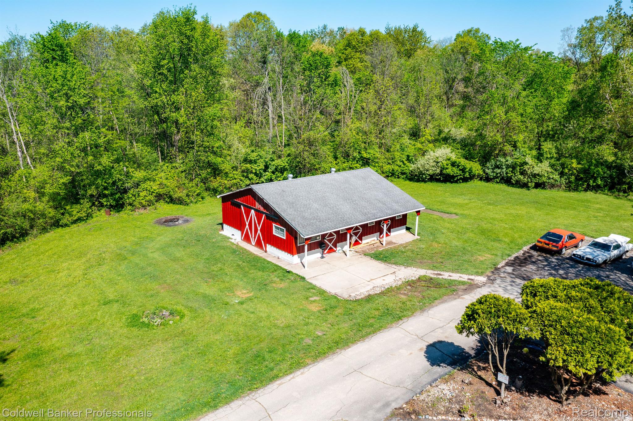 8899 DWYER Road
