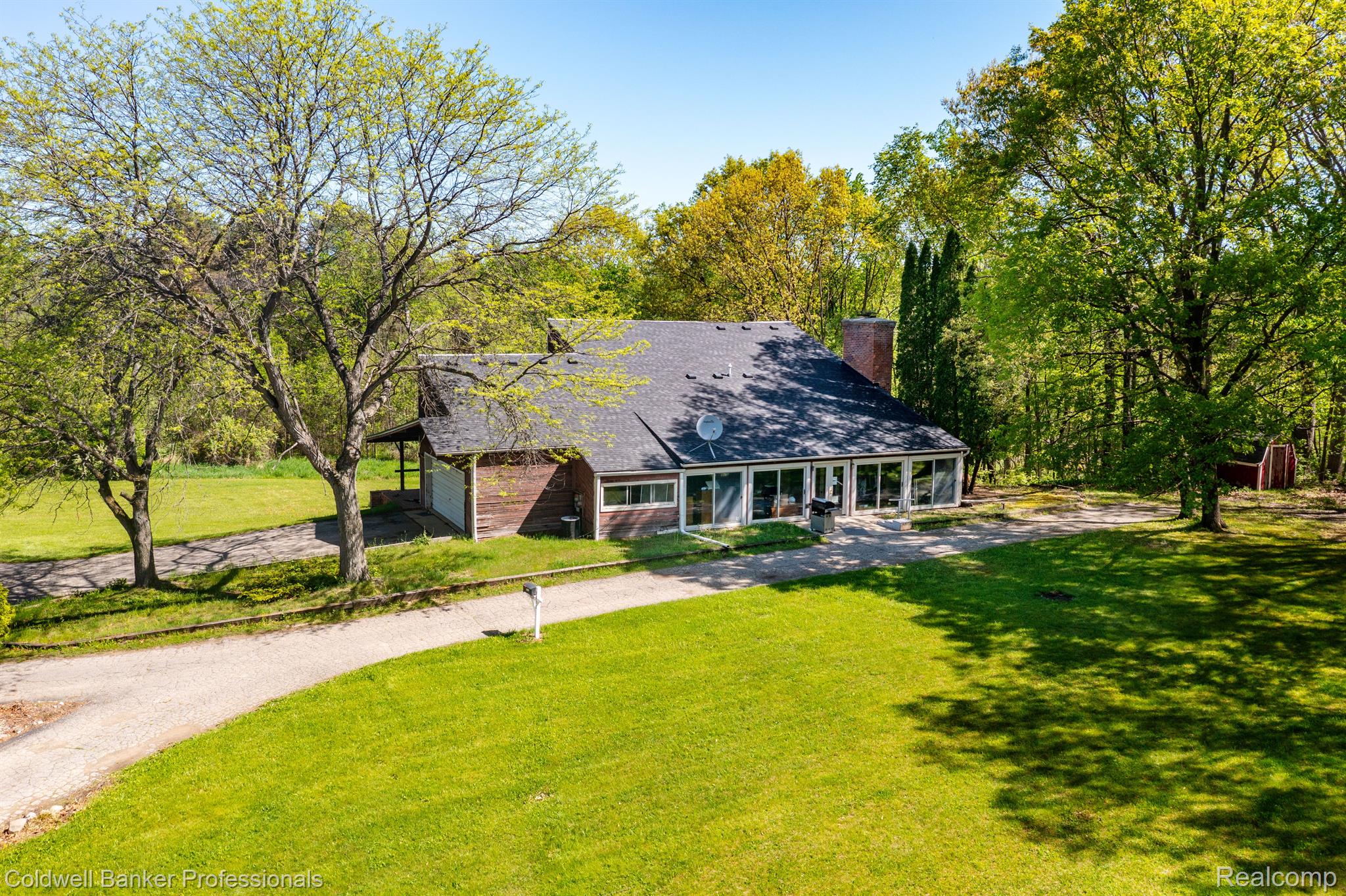 8899 DWYER Road