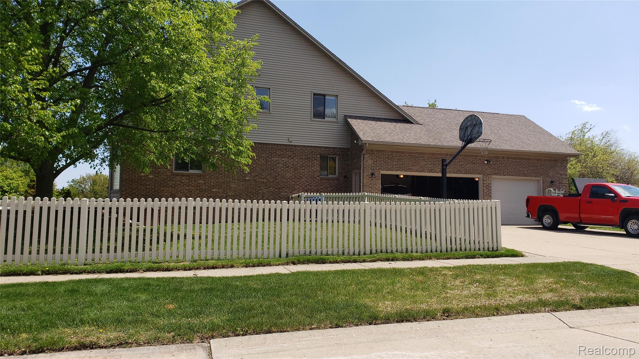 15507 White Oak
