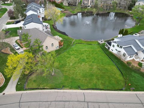 1062 FOREST BAY Drive Waterford Charter Township MI 48328