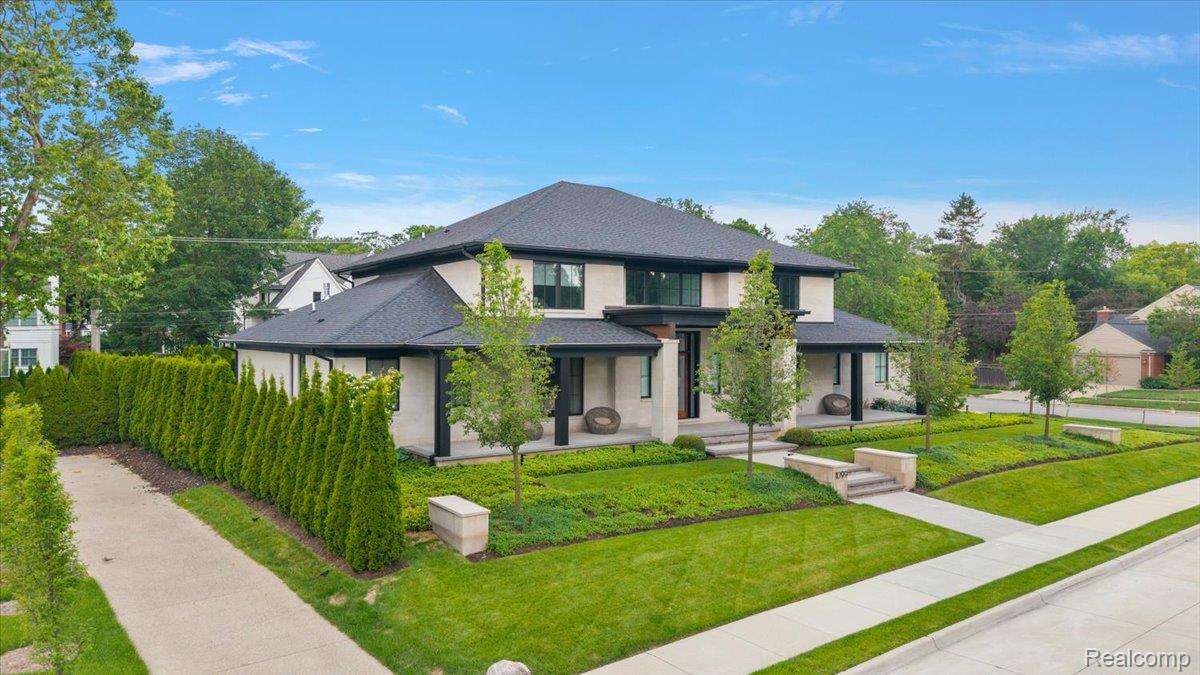 1099 N Glenhurst Drive