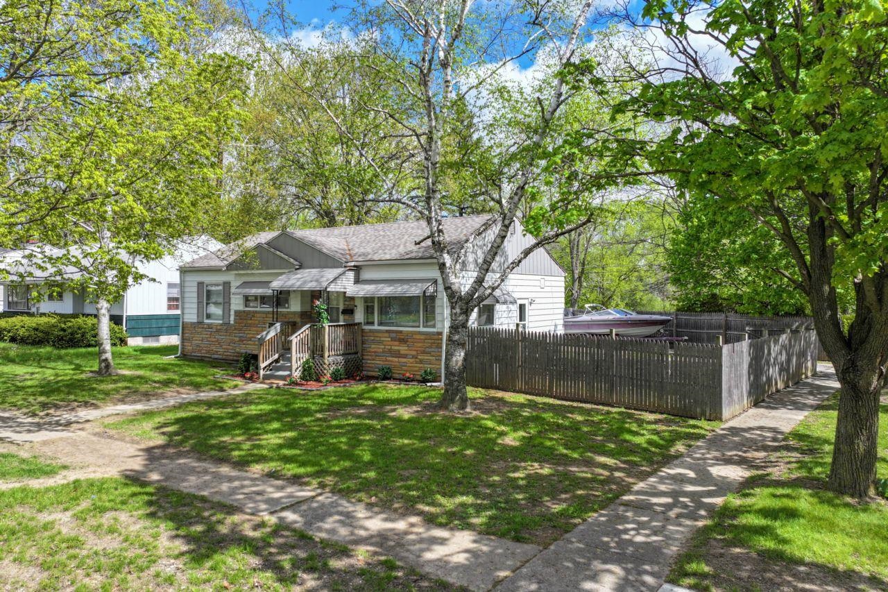 1802 Greenbrook Lane