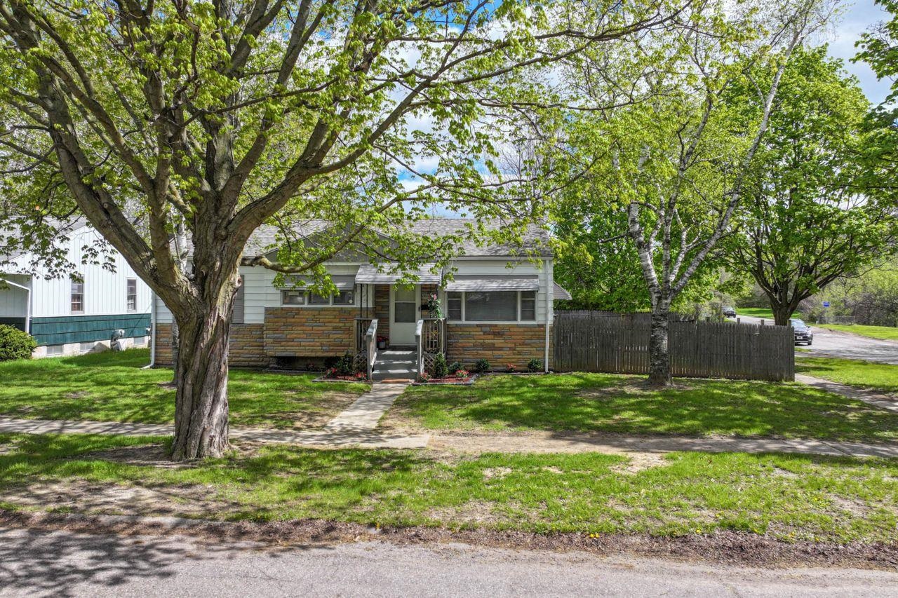 1802 Greenbrook Lane