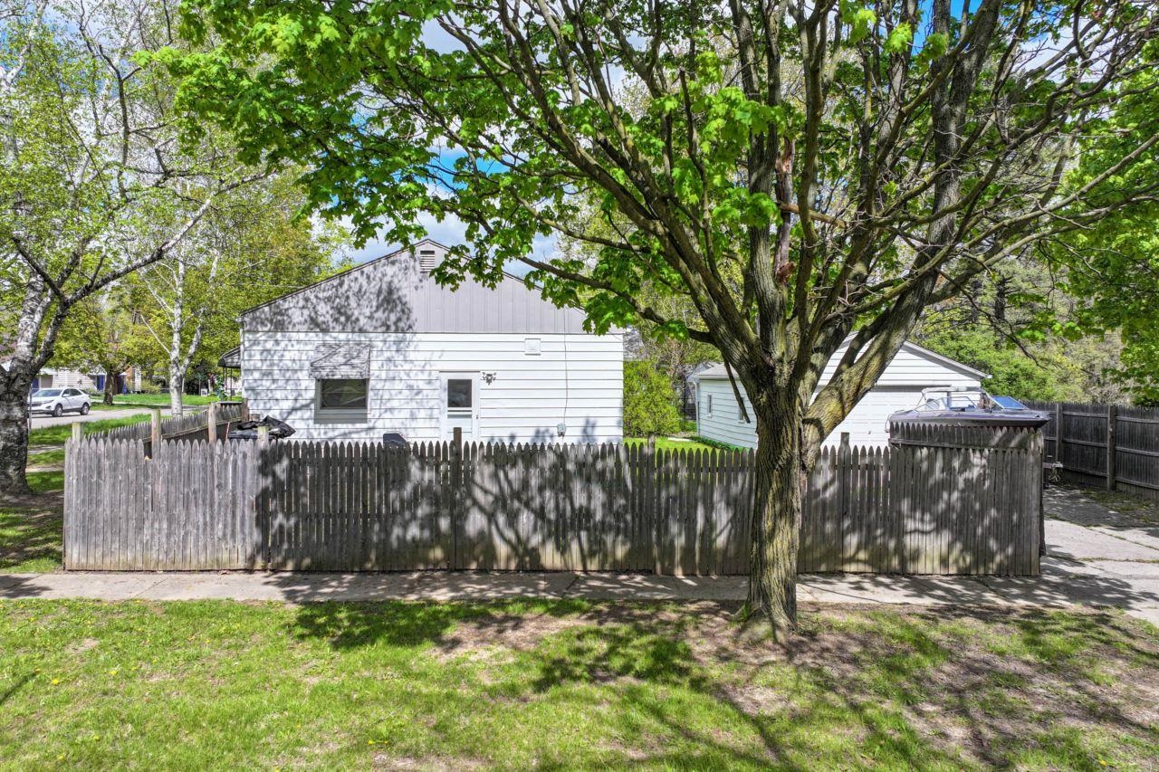 1802 Greenbrook Lane