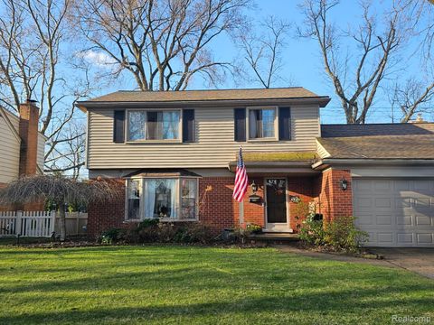 1645 Blairmoor Court Grosse Pointe Woods City MI 48236