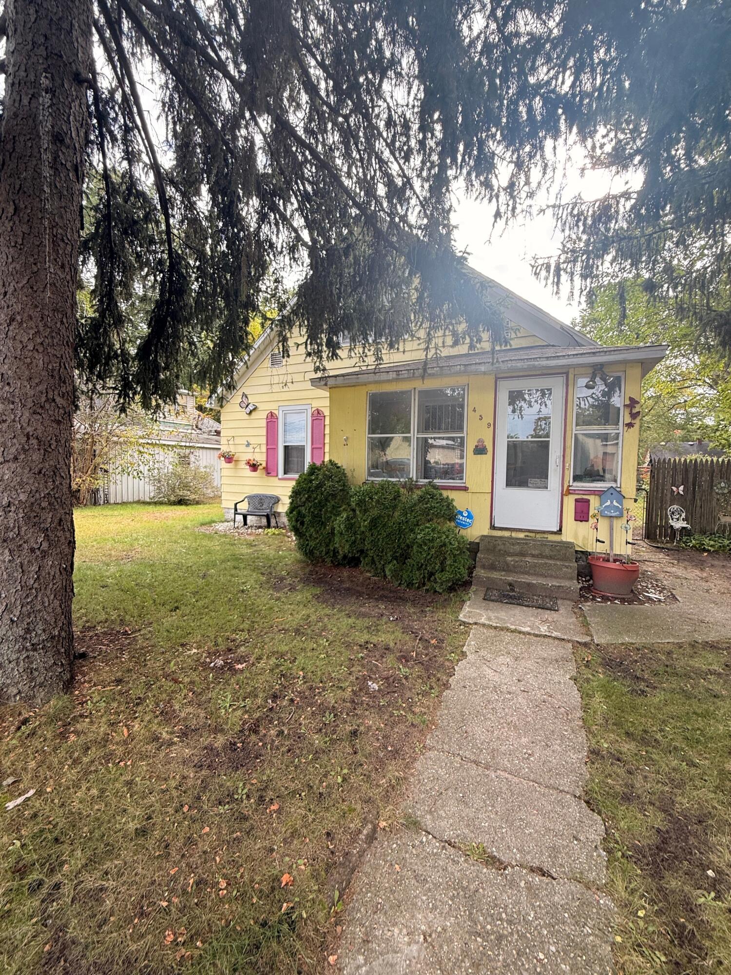 459 E Columbia Avenue
