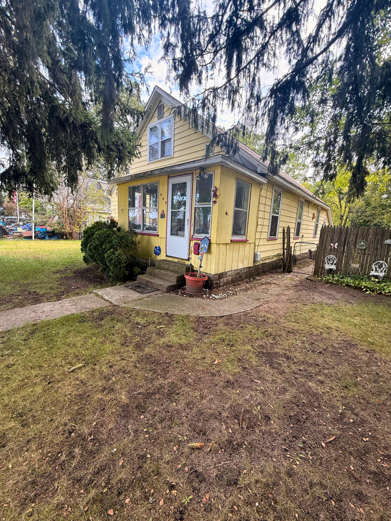 459 E Columbia Avenue