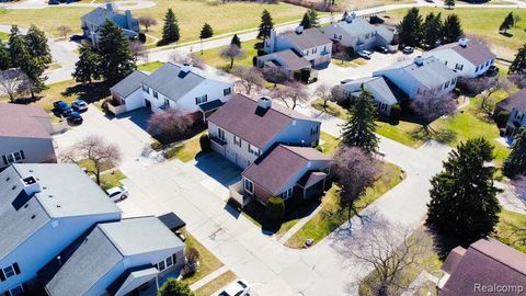 15913 N Franklin Drive Clinton Charter Township MI 48038