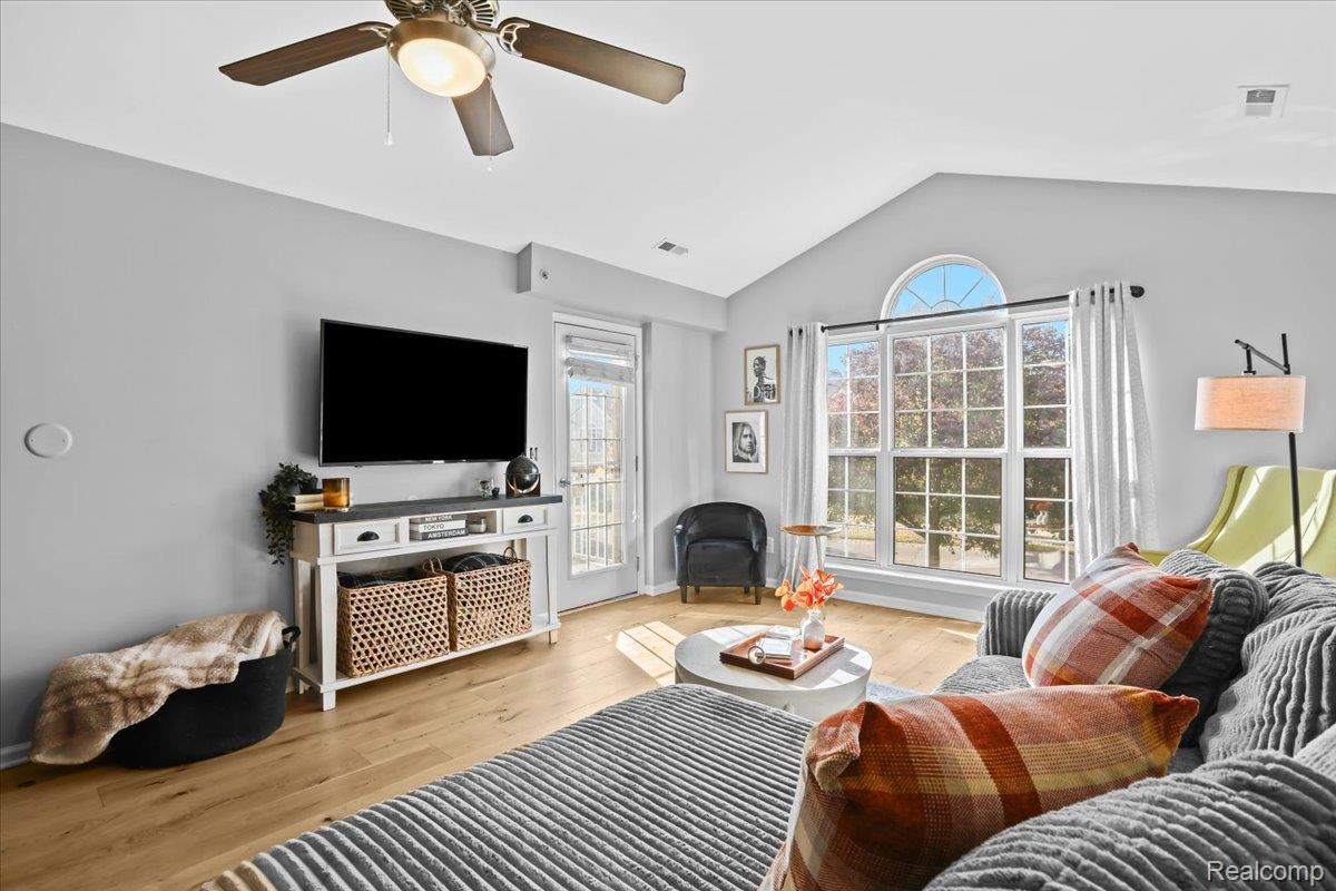 28211 Oakmonte Circle E