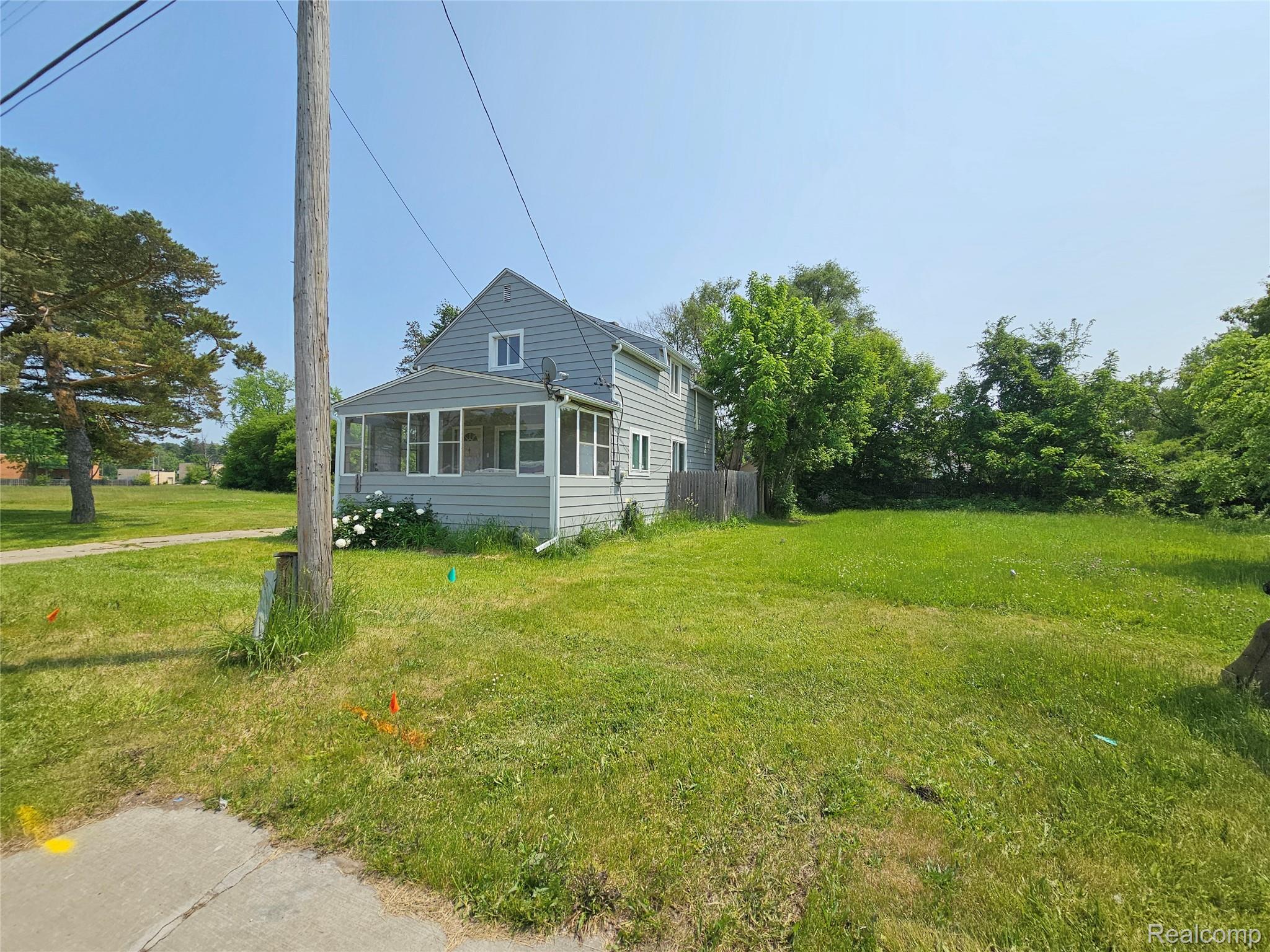1073 W Bristol Road