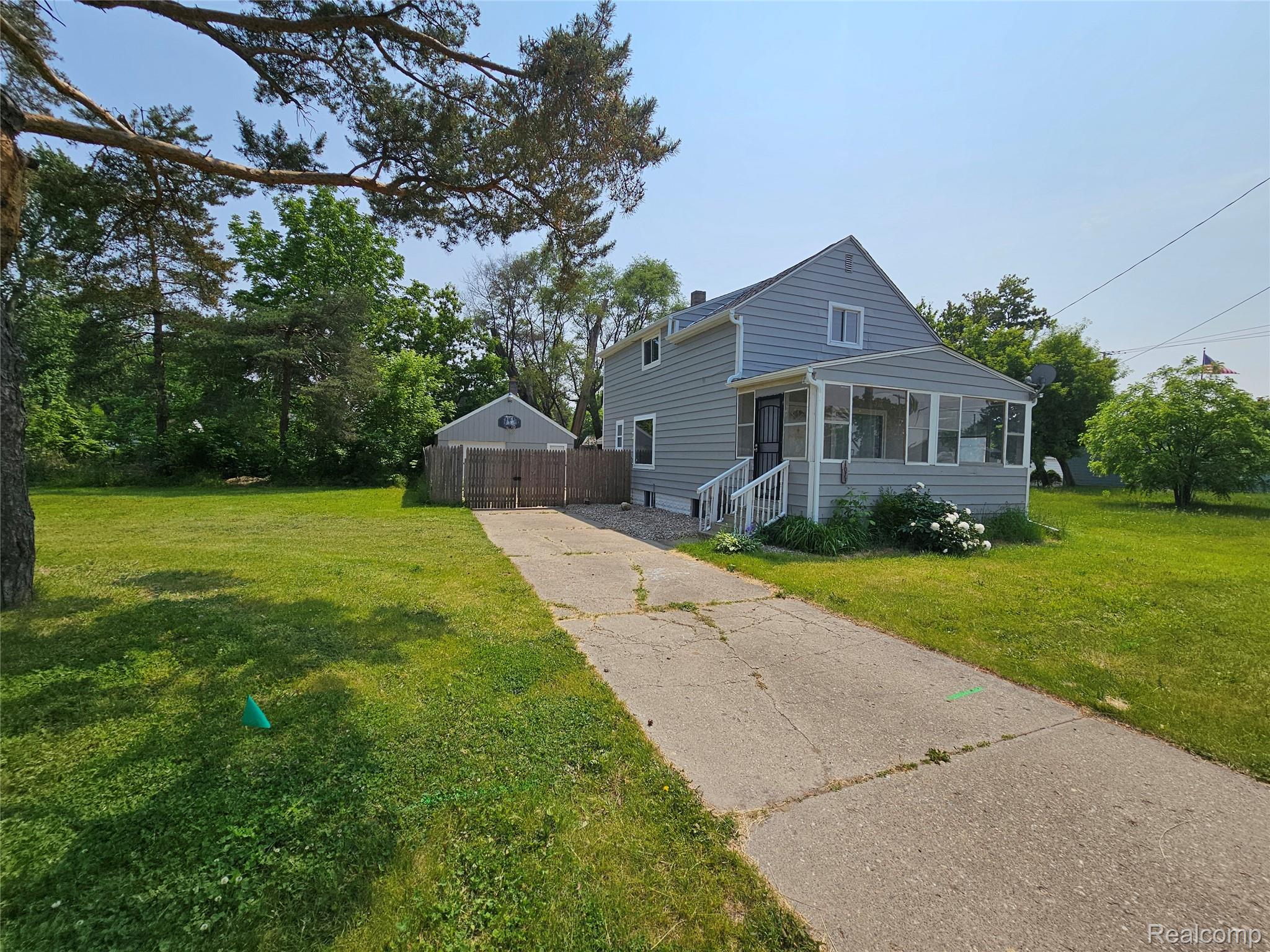 1073 W Bristol Road