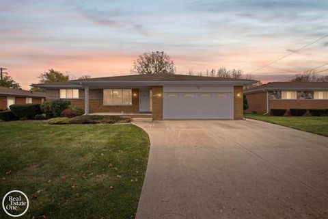 21516 Raven Avenue Eastpointe City MI 48021