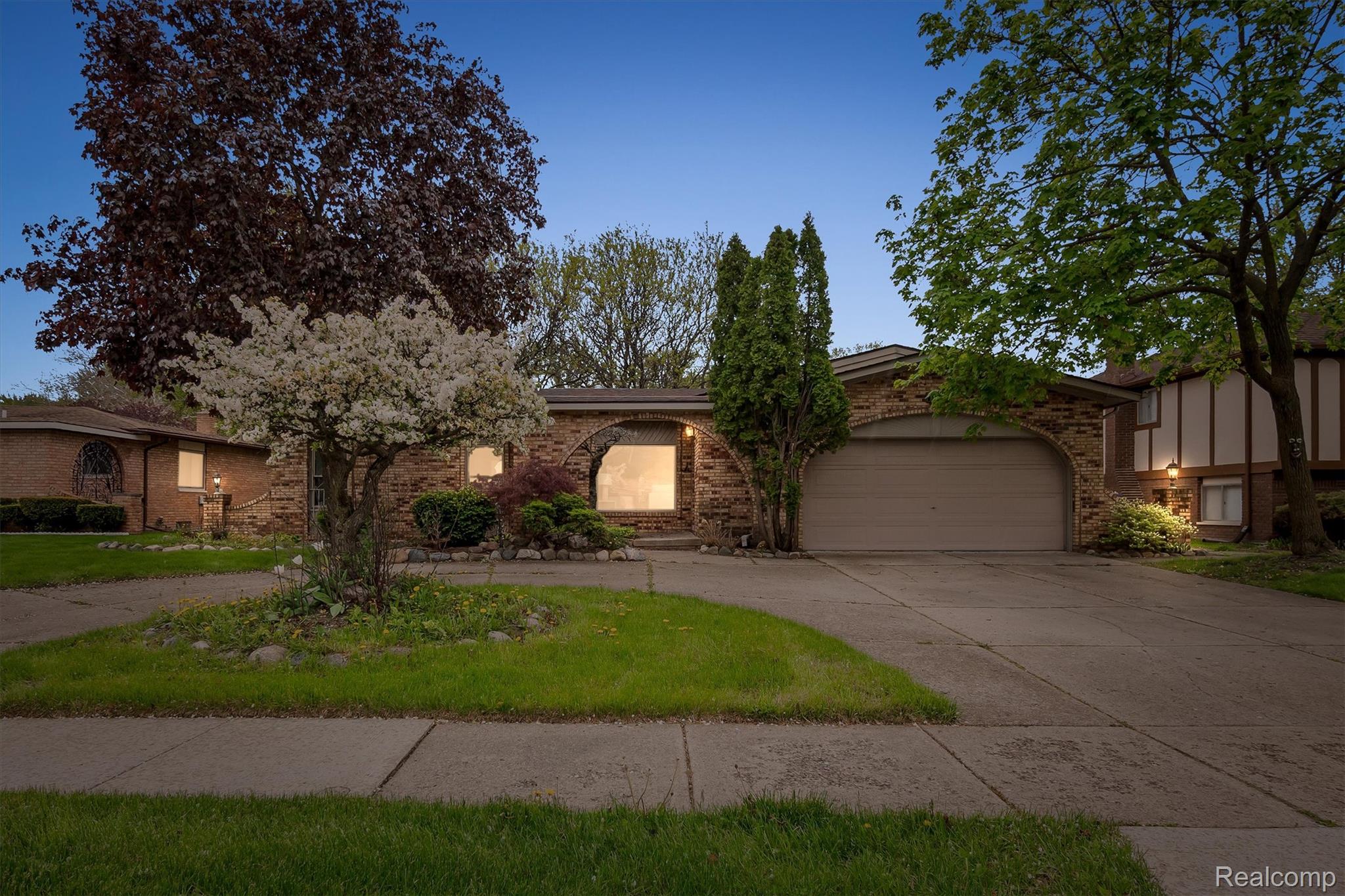 11326 Common Road