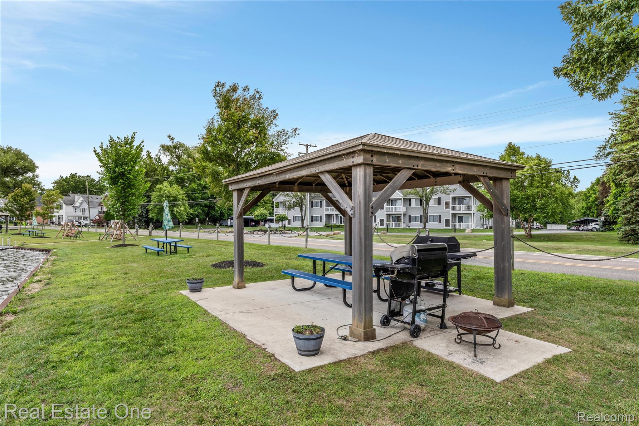 1127 S Lake Drive 212