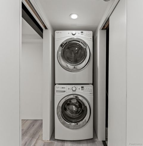 Tiny photo for 2577 Buckingham Avenue, Birmingham City, MI 48009 (MLS # 20261021361)