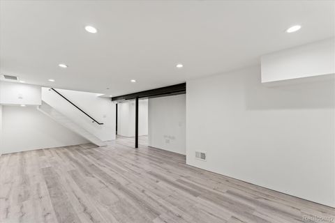 Tiny photo for 2577 Buckingham Avenue, Birmingham City, MI 48009 (MLS # 20261021361)