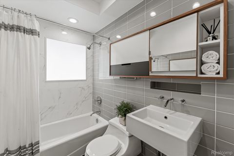 Tiny photo for 2577 Buckingham Avenue, Birmingham City, MI 48009 (MLS # 20261021361)