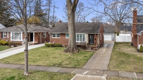 Tiny photo for 2577 Buckingham Avenue, Birmingham City, MI 48009 (MLS # 20261021361)