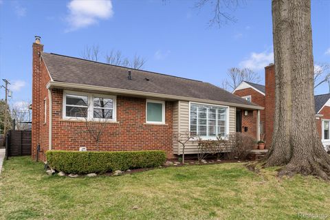 Tiny photo for 2577 Buckingham Avenue, Birmingham City, MI 48009 (MLS # 20261021361)
