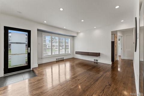 Tiny photo for 2577 Buckingham Avenue, Birmingham City, MI 48009 (MLS # 20261021361)