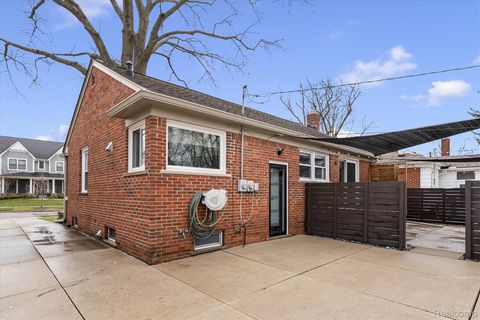 Tiny photo for 2577 Buckingham Avenue, Birmingham City, MI 48009 (MLS # 20261021361)