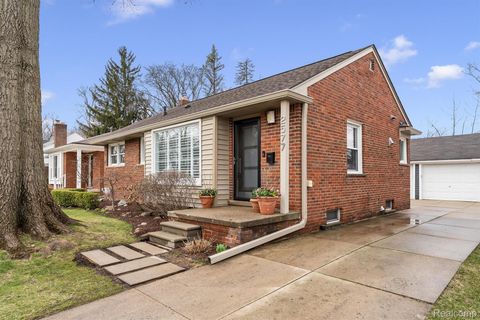 2577 Buckingham Avenue Birmingham City MI 48009