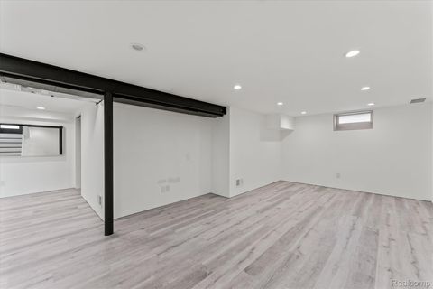 Tiny photo for 2577 Buckingham Avenue, Birmingham City, MI 48009 (MLS # 20261021361)