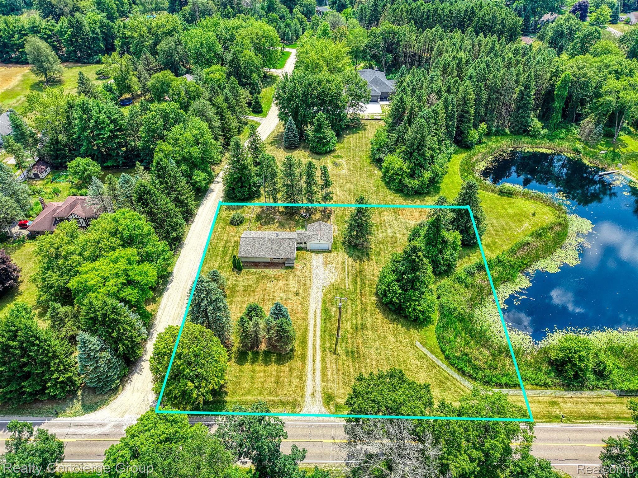9648 Hyne Road
