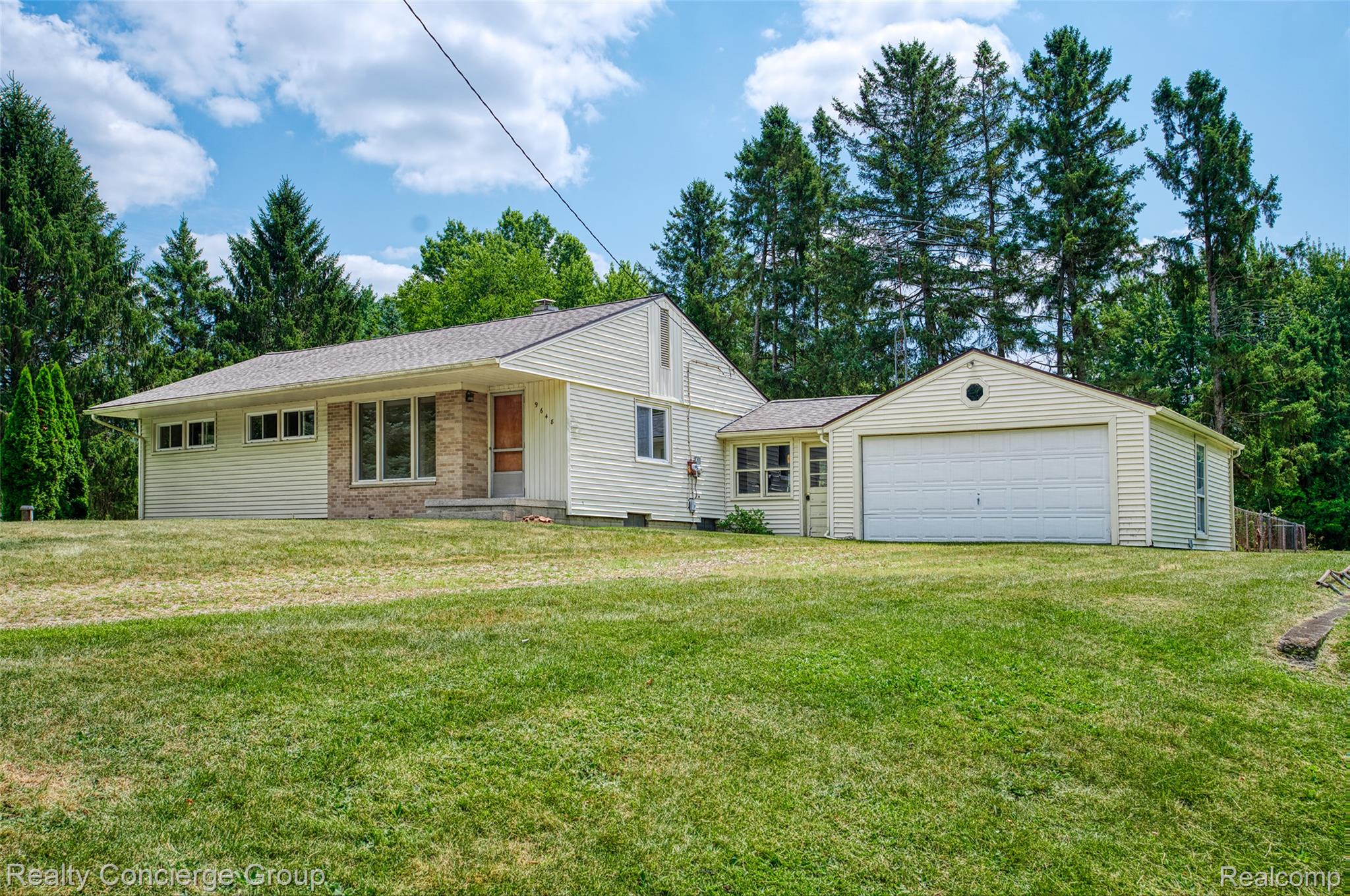 9648 Hyne Road