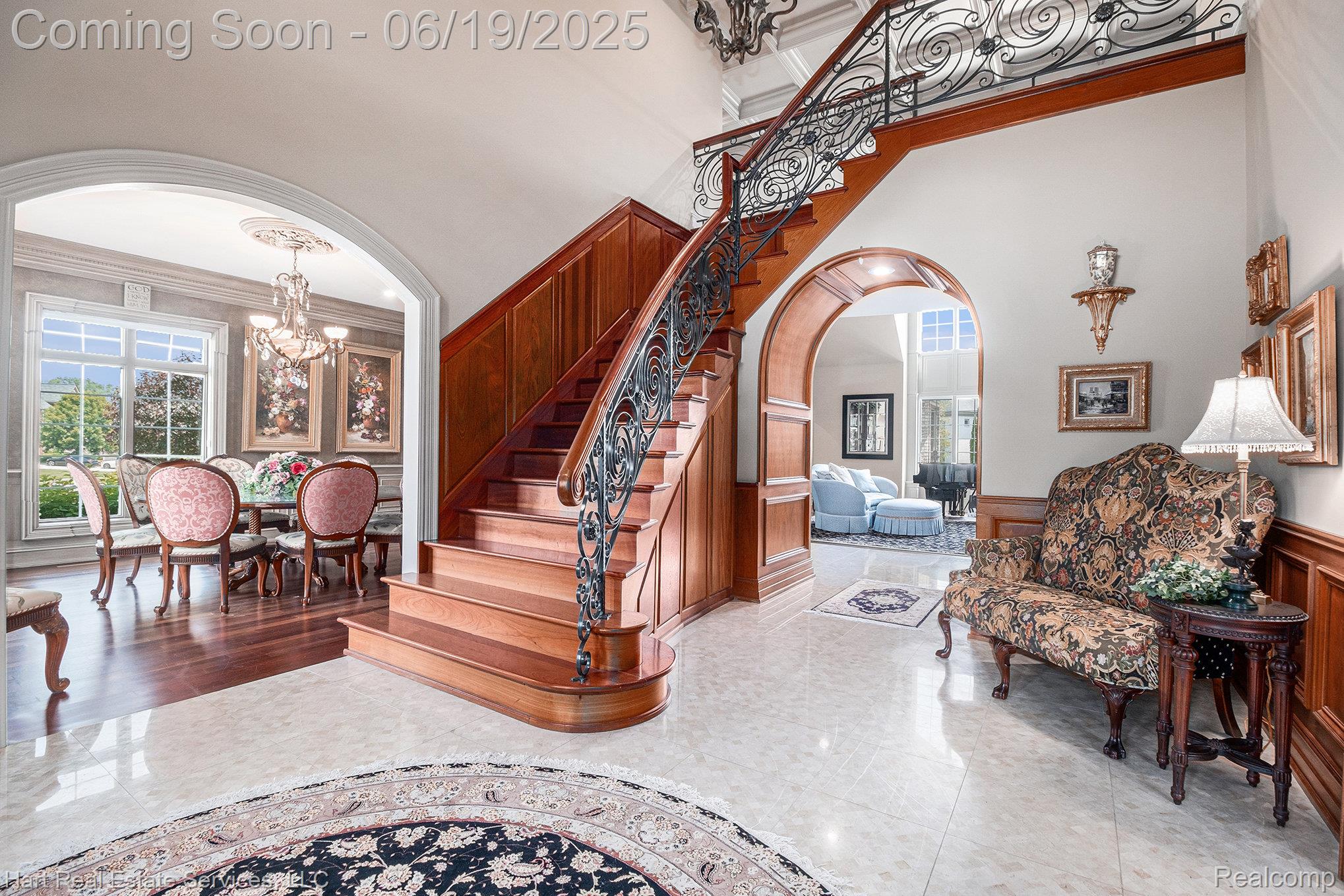 11384 Scarborough Drive