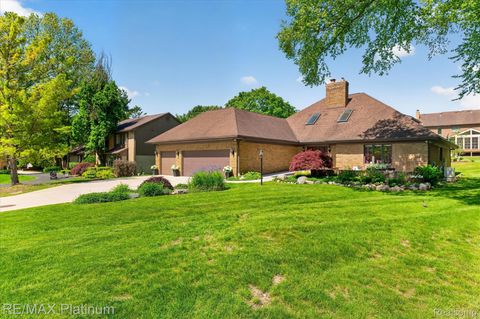 Photo of 31125 Westwood Road, Farmington Hills City, MI 48331 (MLS # 20261040115)