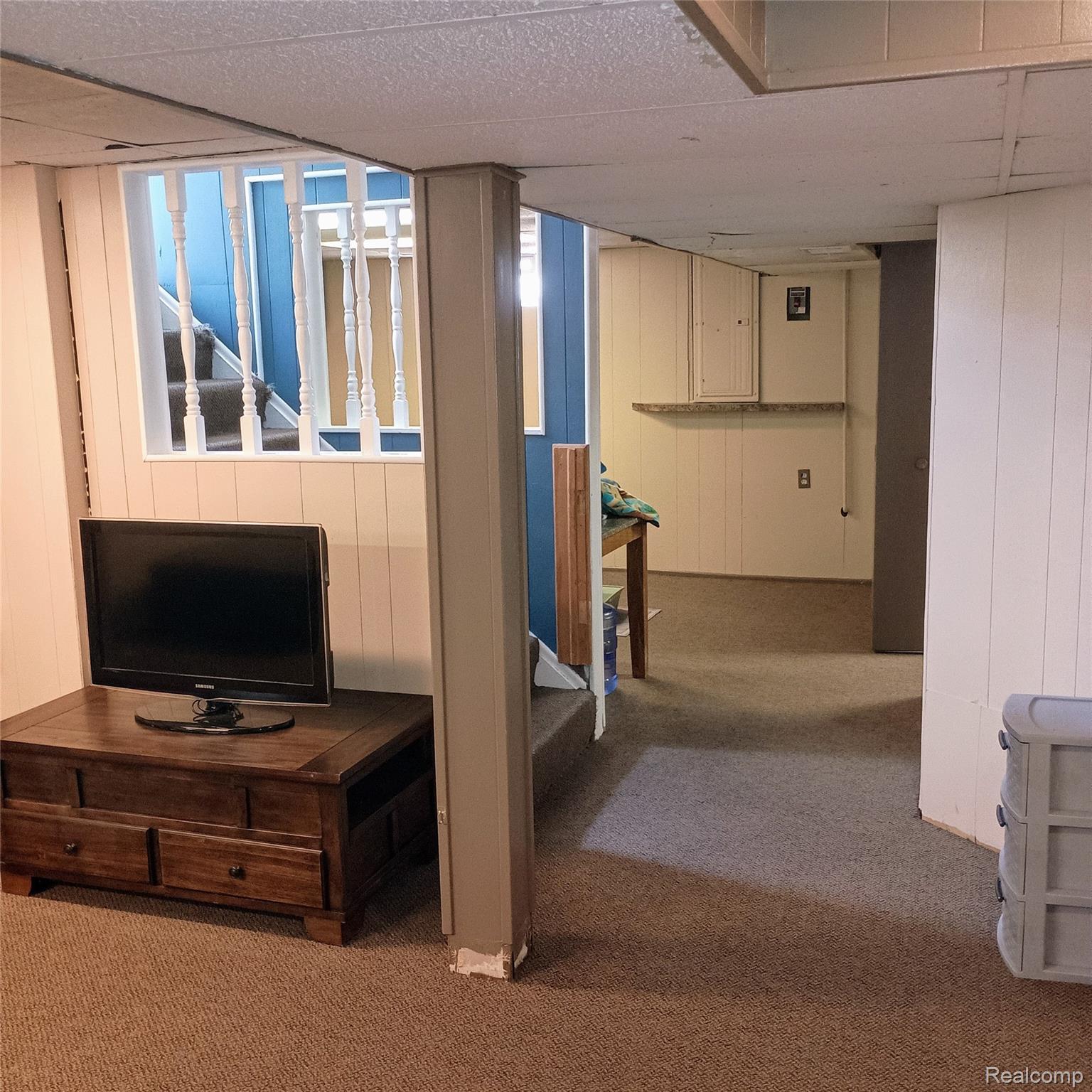 Roseville City, Michigan 48066, United States, 3 Bedrooms Bedrooms, ,2 BathroomsBathrooms,Residential,Pending,151424