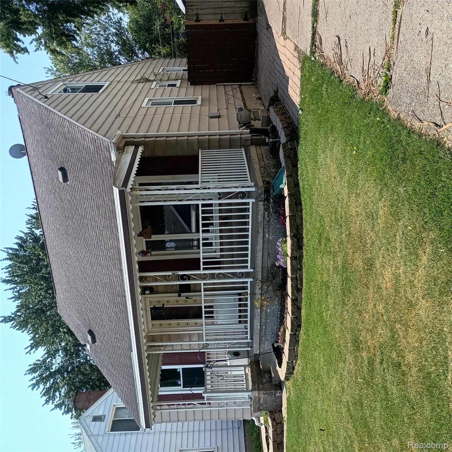 Roseville City, Michigan 48066, United States, 3 Bedrooms Bedrooms, ,2 BathroomsBathrooms,Residential,Pending,151424