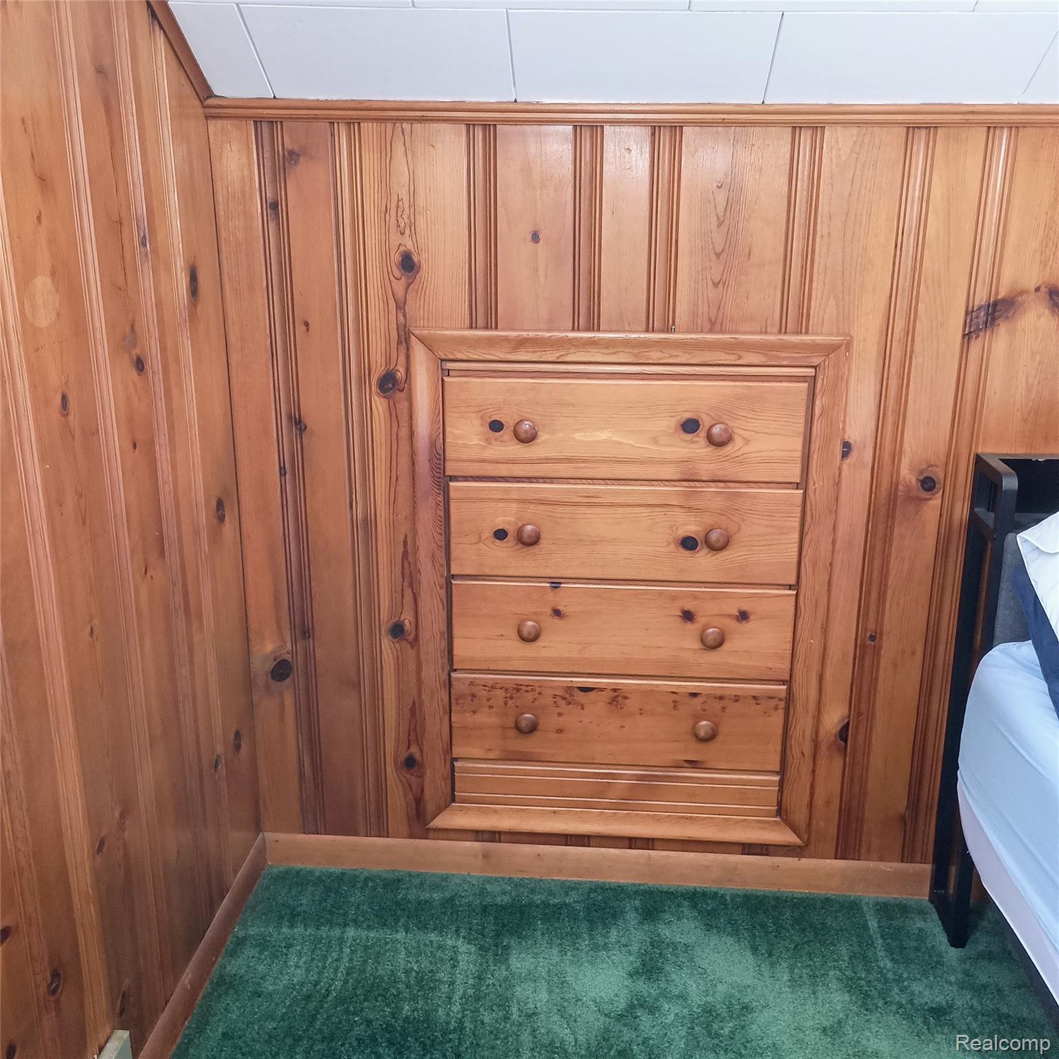 Roseville City, Michigan 48066, United States, 3 Bedrooms Bedrooms, ,2 BathroomsBathrooms,Residential,Pending,151424