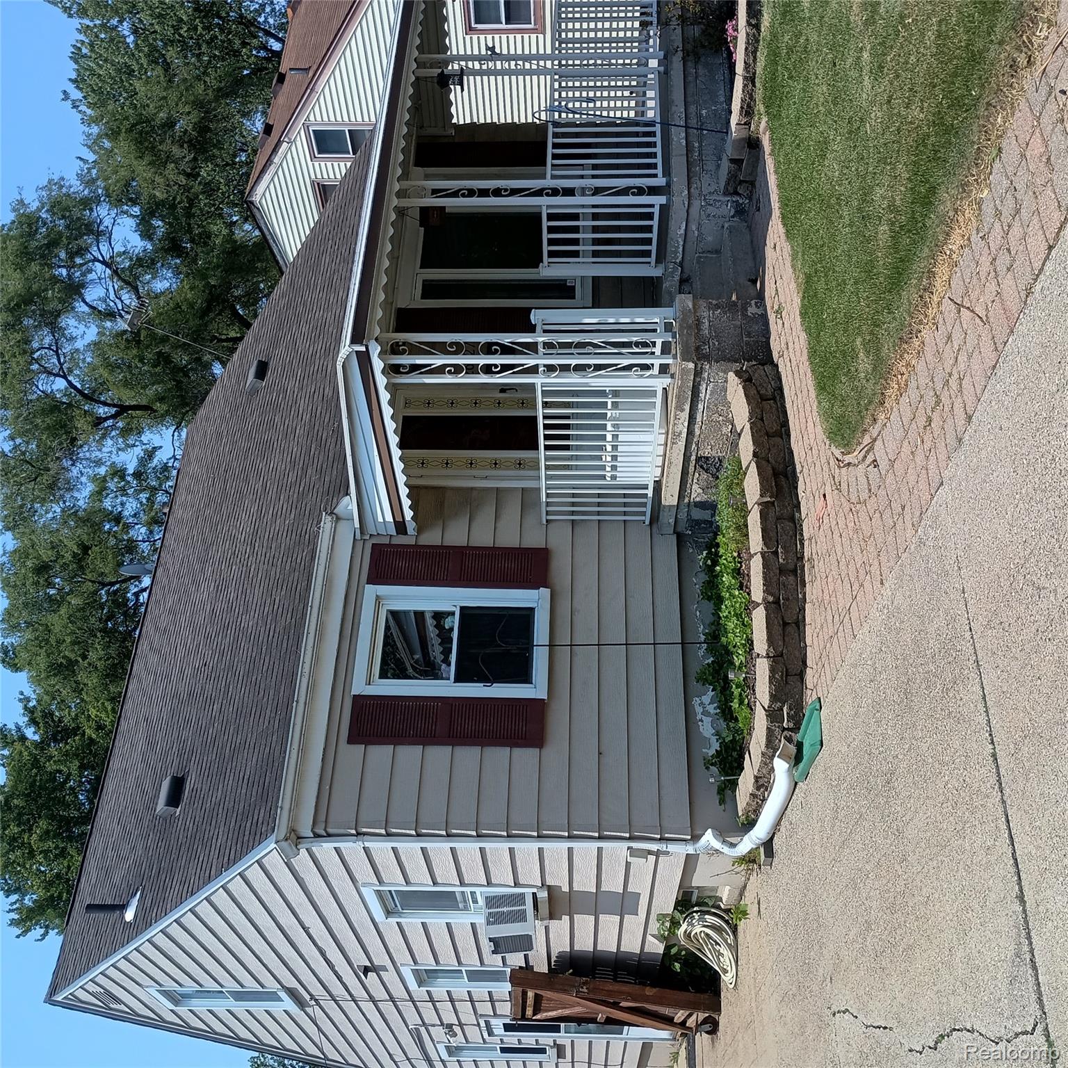 Roseville City, Michigan 48066, United States, 3 Bedrooms Bedrooms, ,2 BathroomsBathrooms,Residential,Pending,151424